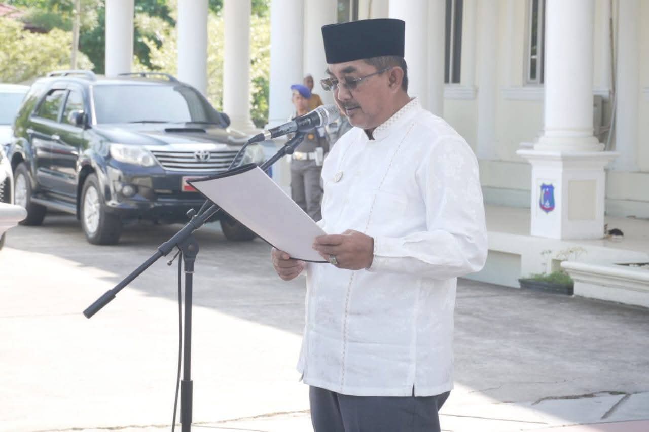 Bupati Kukuhkan PNS, PPPK, dan PPPK Paruh Waktu, Tegaskan Komitmen Reformasi Birokrasi