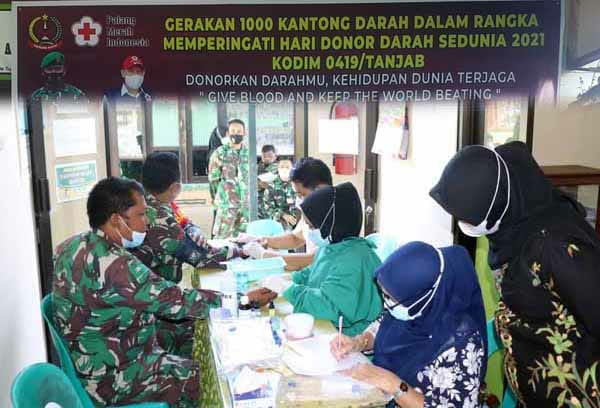 TNI dan Polri Sukseskan Kegiatan Hari Donor Darah Sedunia Melalui Gerakan 1000 Kantong Darah
