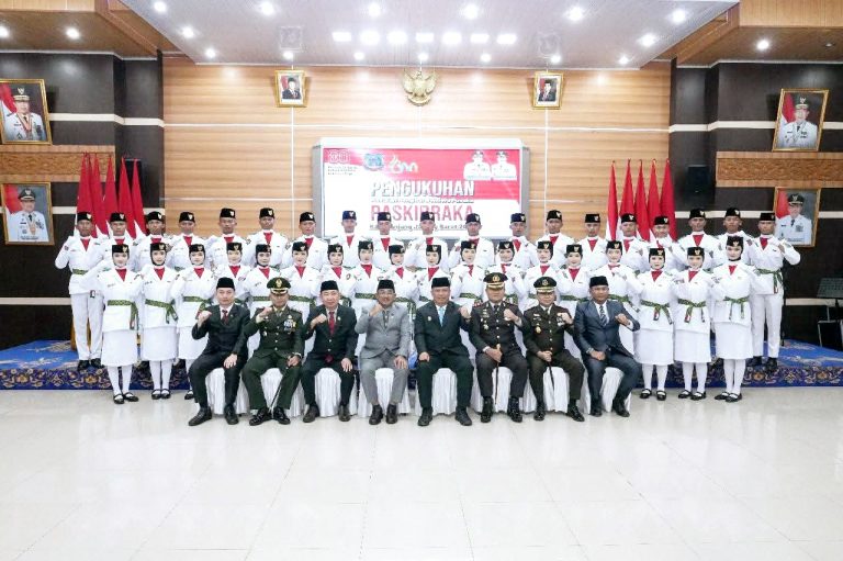 Ketua DPRD Hamdani Hadiri Pengukuhan Paskibra Tahun 2025