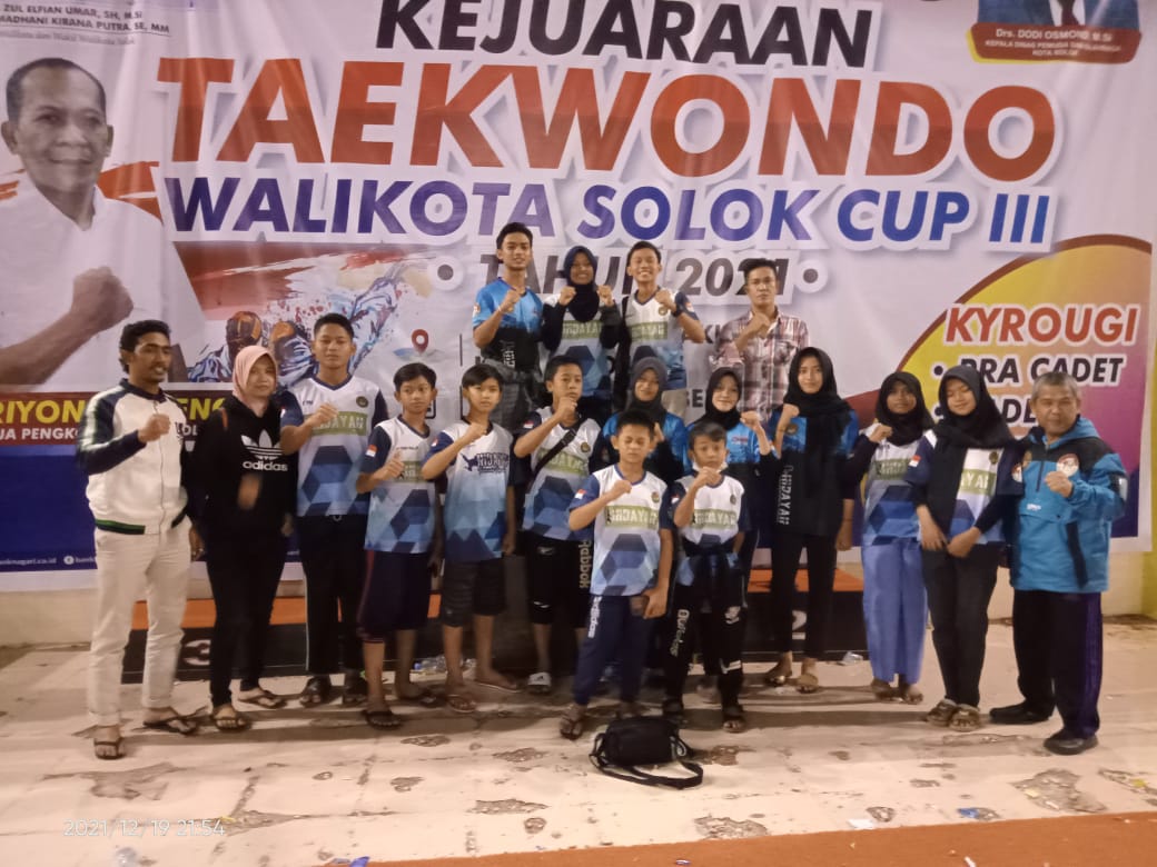 Membanggakan, Atlet Taekwondo Tanjabbar Borong Medali di Kejuaraan Walikota Solok