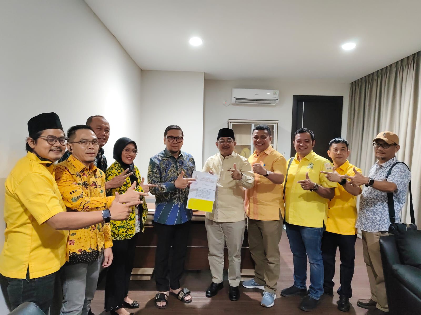 Ucapkan Terimakasih Atas Dukungan Golkar, UAS : Partai Gerindra dan Demokrat Menyusul, PAN Meluncur Sendiri