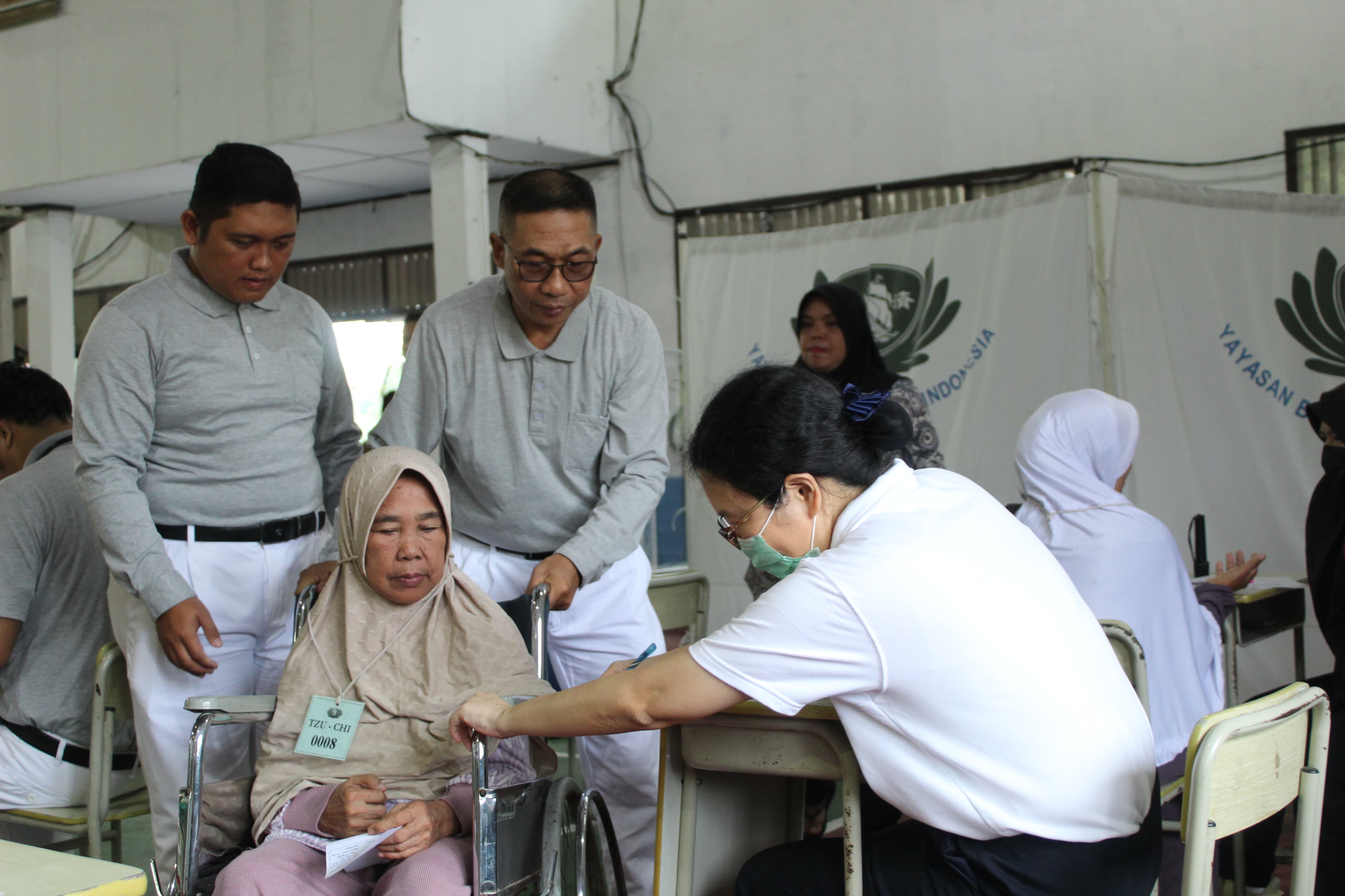 Peduli Kesehatan Masyarakat, Relawan Tzu Chi APP Menggelar Baksos Pemeriksaan Kesehatan Gratis