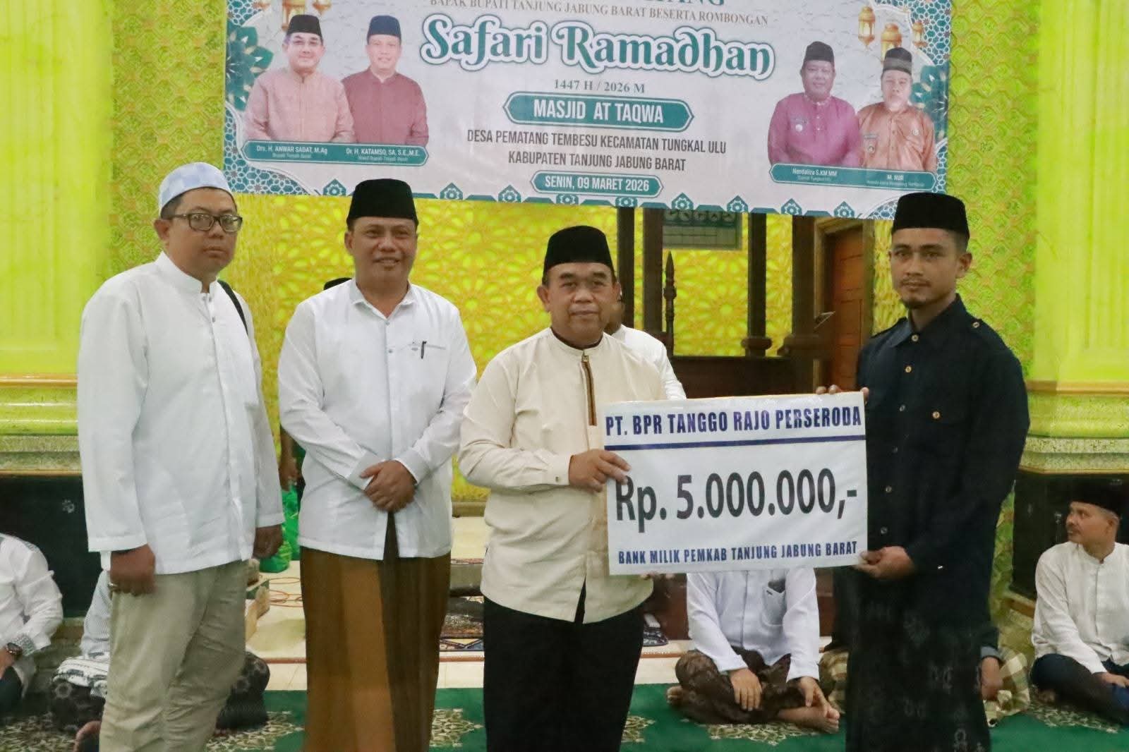 Safari Ramadan di Pematang Tembesu, Wabup Pererat Silaturahmi dan Salurkan Bantuan bagi Penyintas Musibah