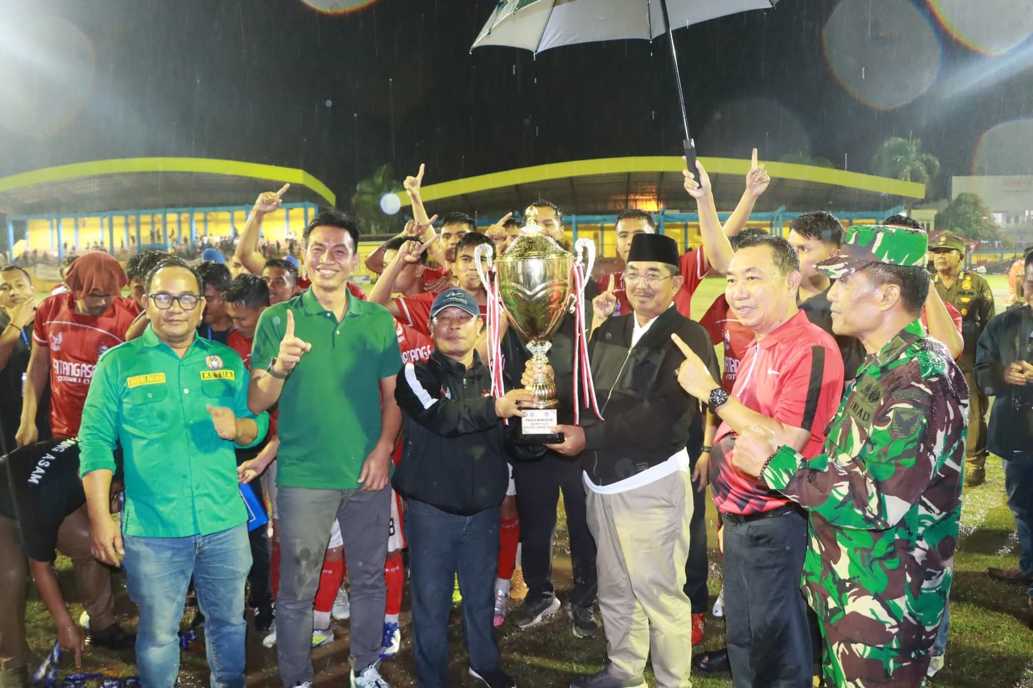 Batang Asam Juara Bupati Cup 2025, Bupati Resmi Tutup Turnamen Batang Asam Juara Bupati Cup 2025, Bupati Resmi Tutup Turnamen