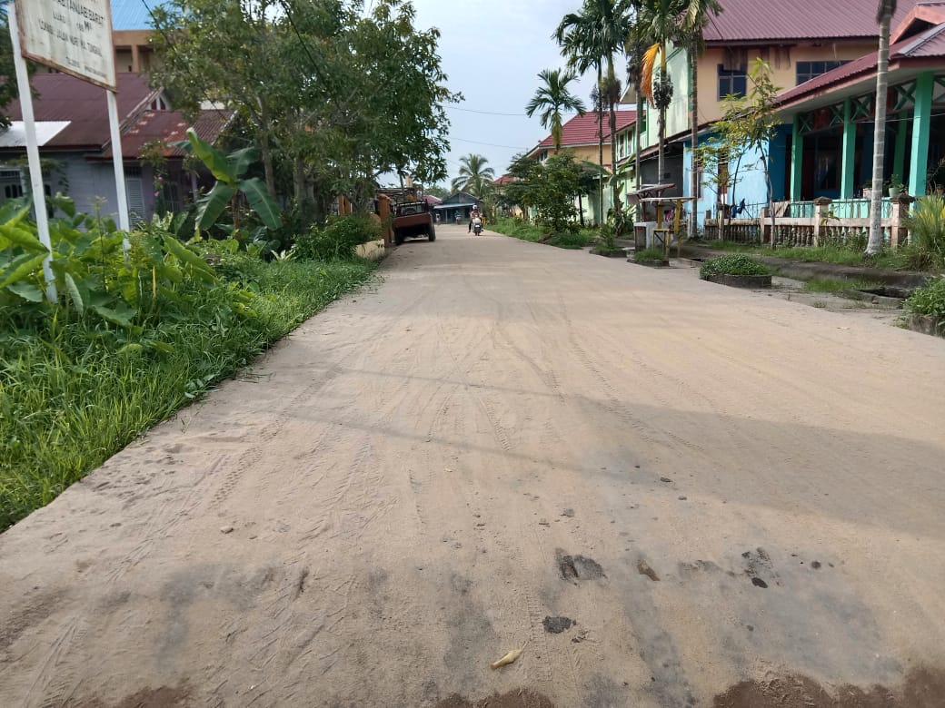 Lurah Tungkal 4 Kota Bungkam, Terkait Mutu Pekerjaan Jalan Dana Kelurahan Tungkal Empat kota di  RT 14 jadi sorotan 