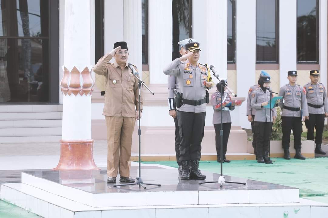 Drs. H. Anwar Sadat, M.Ag Pimpin Apel Gelar Pasukan Operasi Ketupat Tahun 2023