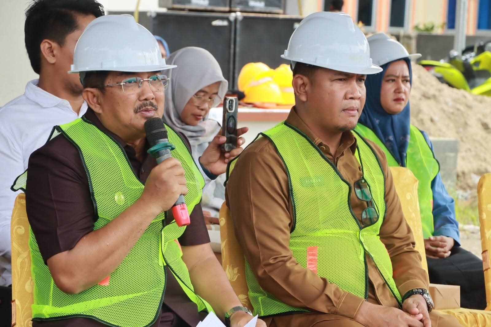 Buka Kegiatan Pembinaan dan Peningkatan Kapasitas Kelembagaan Konstruksi Buka Kegiatan Pembinaan dan Peningkatan Kapasitas Kelembagaan Konstruksi