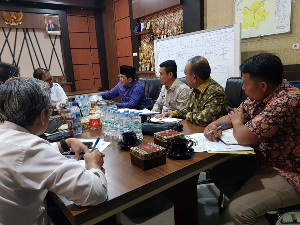 Bupati Tanjung Jabung Barat Gelar Pertemuan dengan Balai Pelaksanaan Jalan Nasional Jambi.