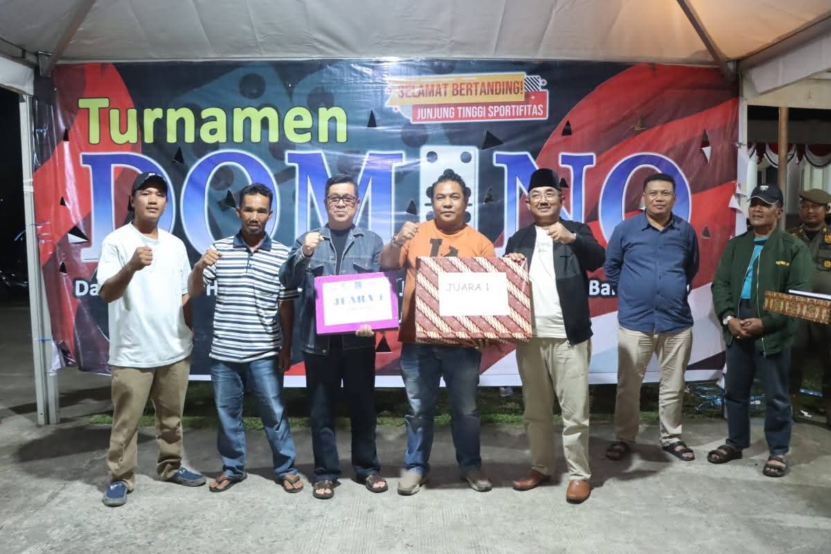 Bupati Tanjabbar Tutup Turnamen Domino 2025, Serahkan Hadiah kepada Para Pemenang