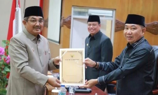 Gelar Paripurna, DPRD dan Pemkab Tanjab Barat Evaluasi Capaian Kinerja Tahun 2025