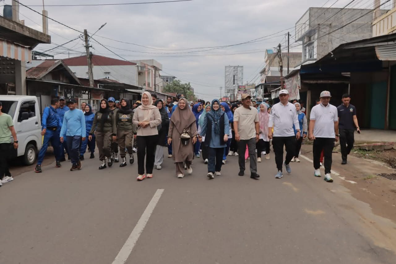 Bupati Tanjab Barat Ajak Warga Jalan Santai Peringati Hari Lahir Pancasila