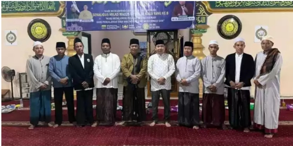 Ketua DPRD Tanjabbar Hadiri Israj Mi’raj Nabi Muhammad SAW dan Milad Majelis Ta’lim Al-Huda ke – 8 di Desa Kampung Baru