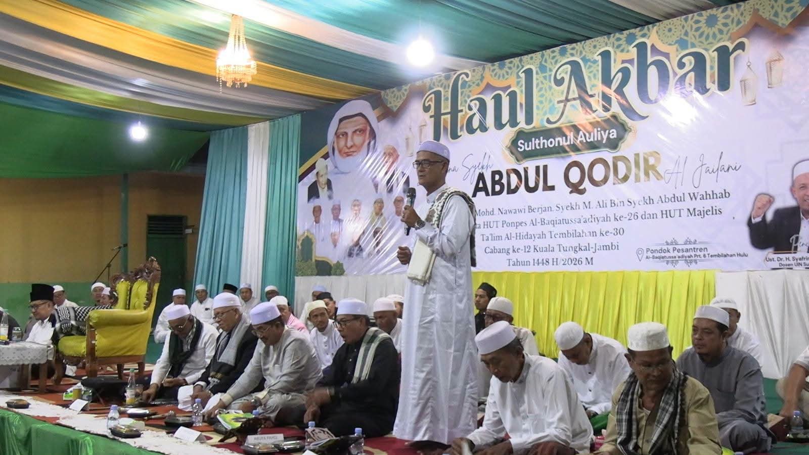 Bupati Hadiri Haul Akbar dan HUT Ponpes Al-Baaqiatussa’adiyah di Tembilahan