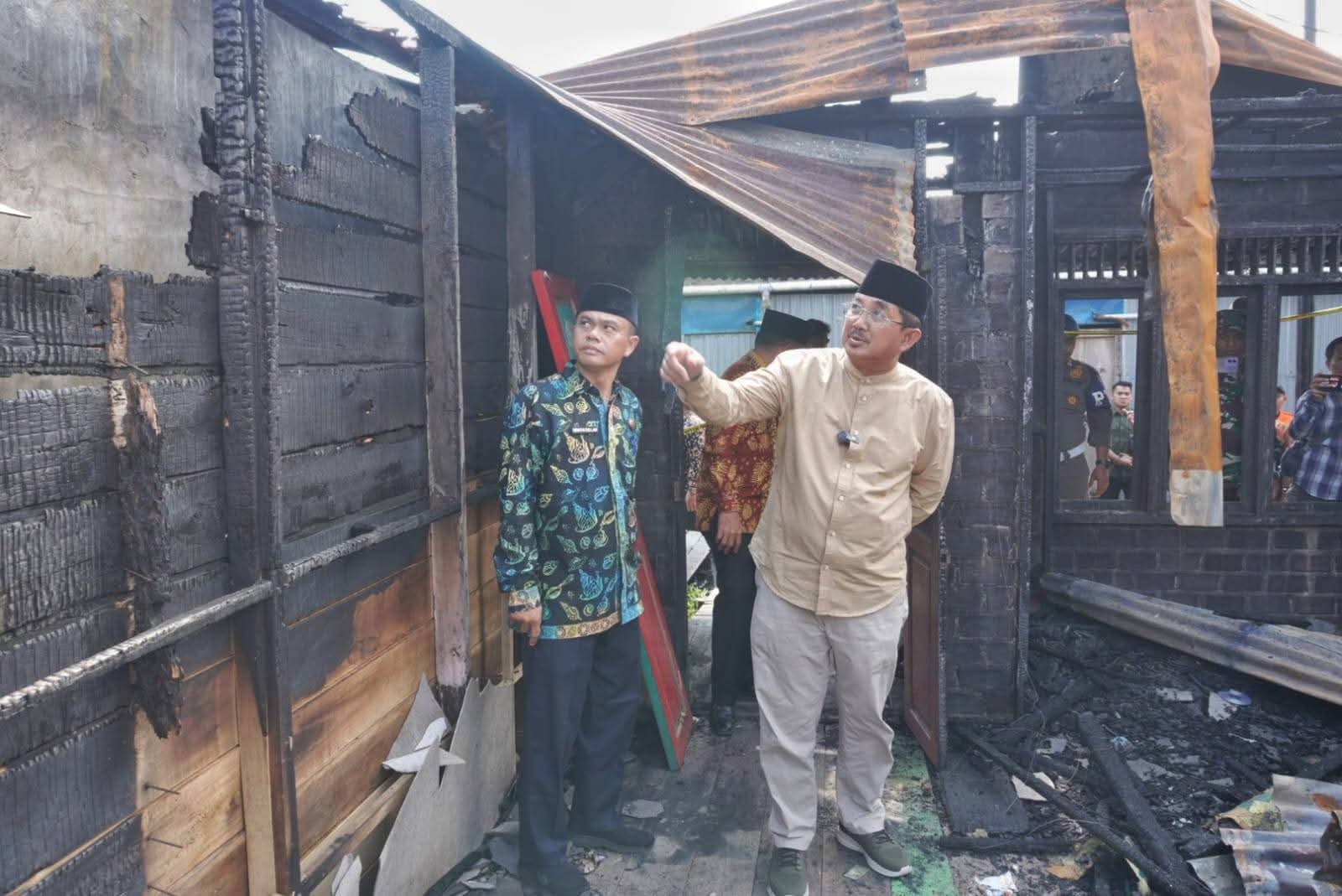 Bupati Salurkan Bantuan untuk Korban Kebakaran di Tungkal III