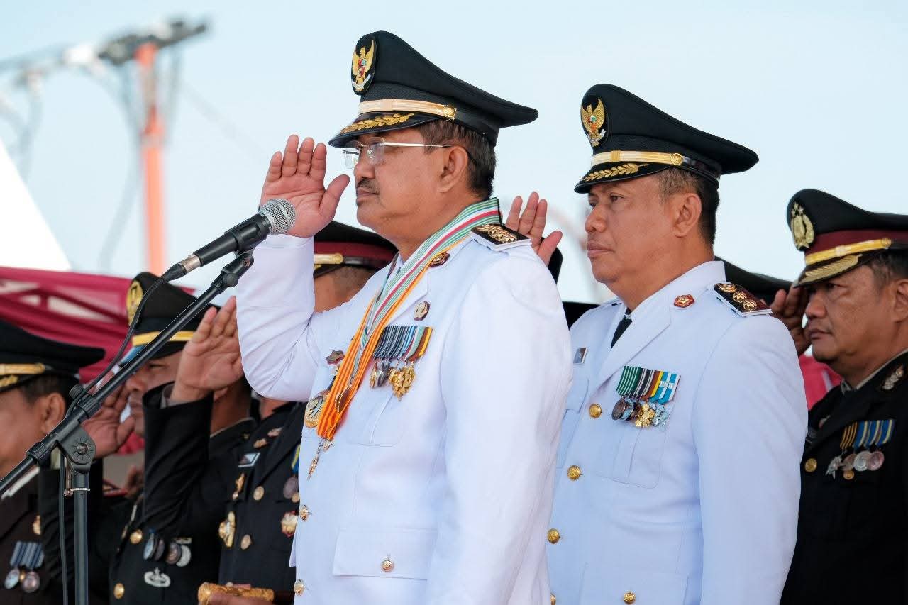 Bupati Anwar Sadat Pimpin Upacara HUT RI ke-80 di Alun-Alun Kuala Tungkal