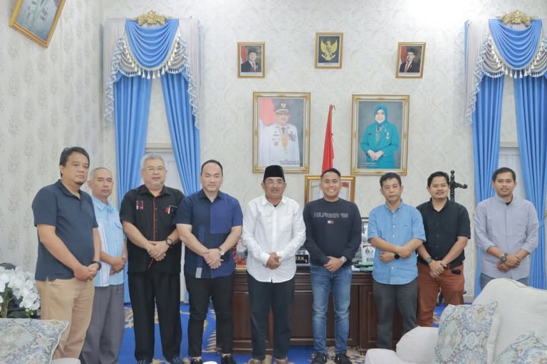 Ketua Komisi II DPRD Dampingi Bupati Tanjab Barat Terima Kunjungan Calon Investor Energi Hijau