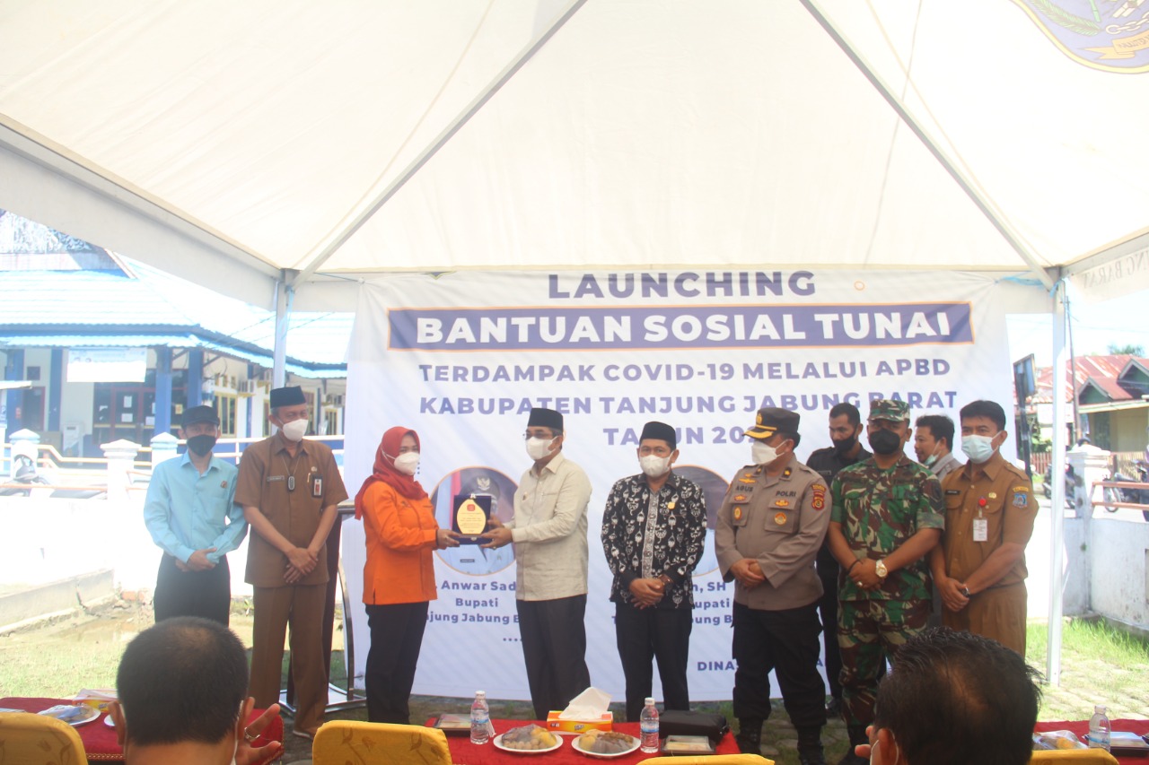 Pemkab Tanjabbar Launching BLT Untuk 3.388 Keluarga Terdampak Covid-19