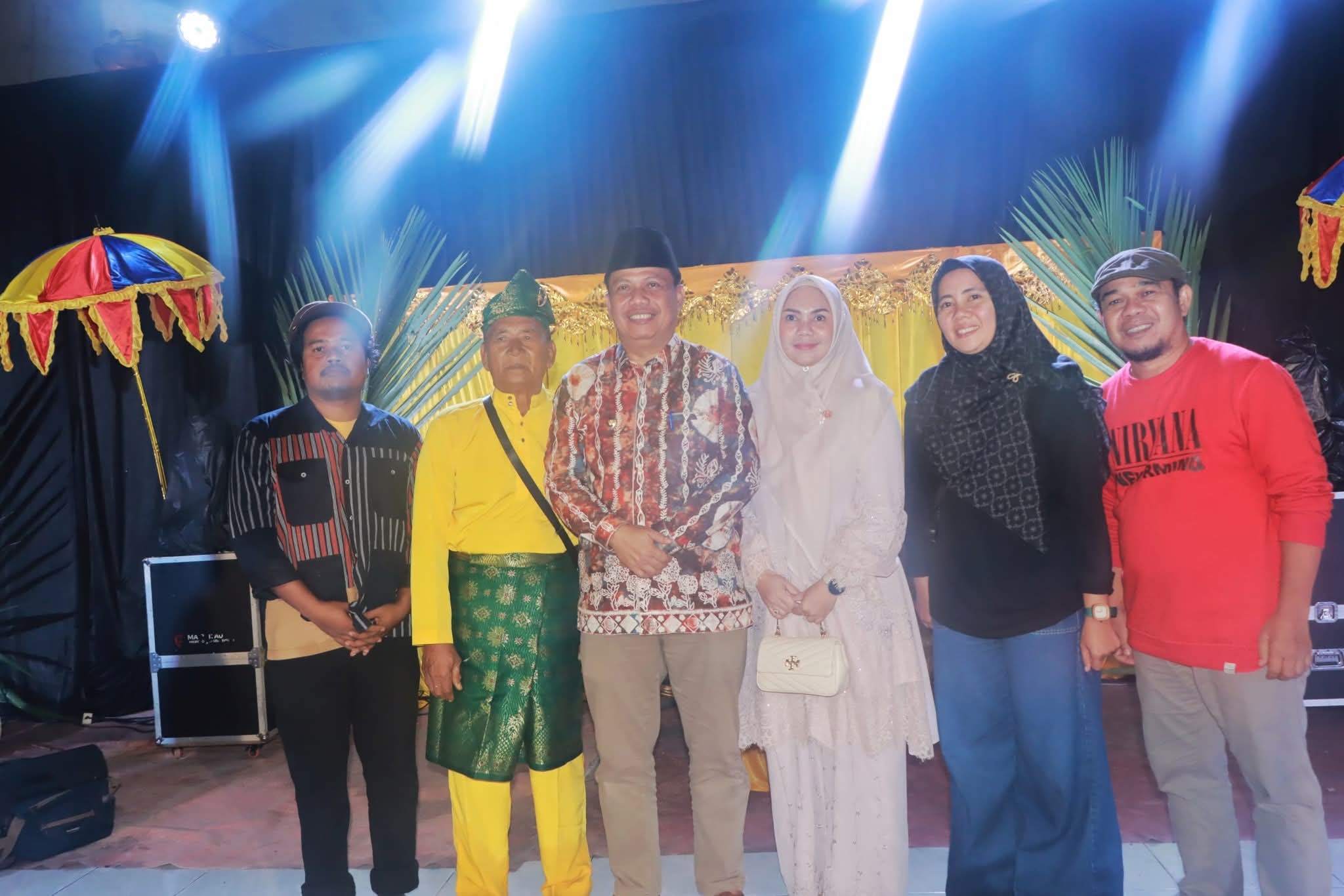 Wabup Tanjab Barat Hadiri Pagelaran Tari Inai, Tegaskan Komitmen Lestarikan Budaya Daerah