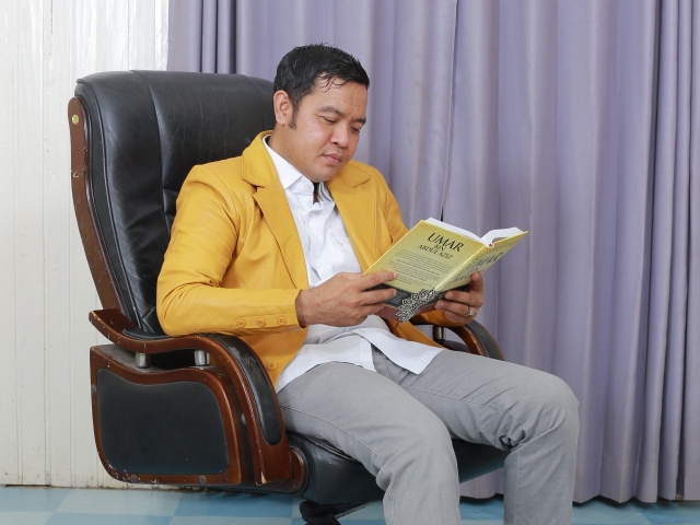 Pak Guru Panji dari Jawa Barat Lebih Beruntung Dibandingkan Guru di Tanjab Barat 