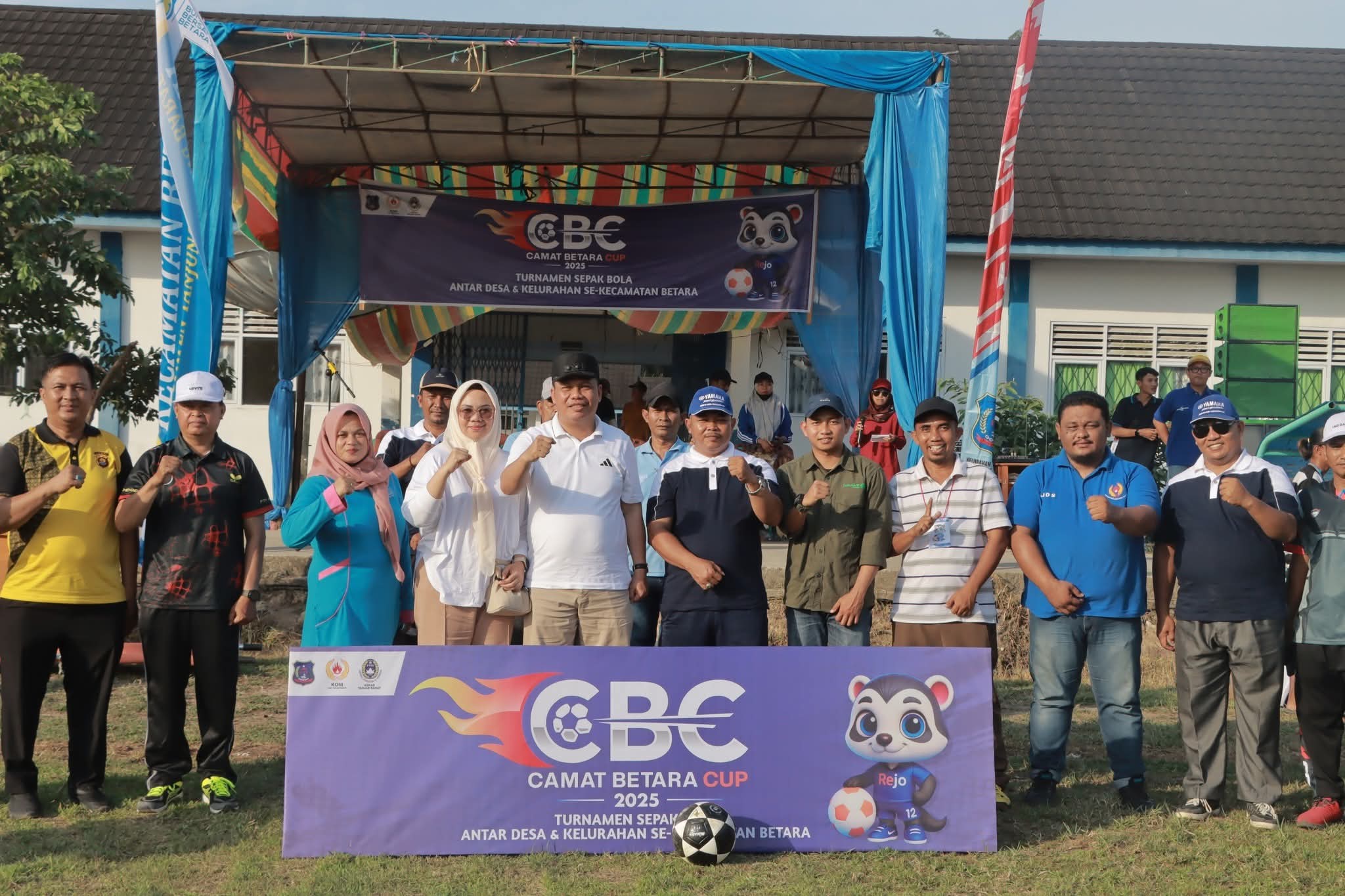 Wabup Buka Turnamen Sepak Bola Camat Betara Cup 2025